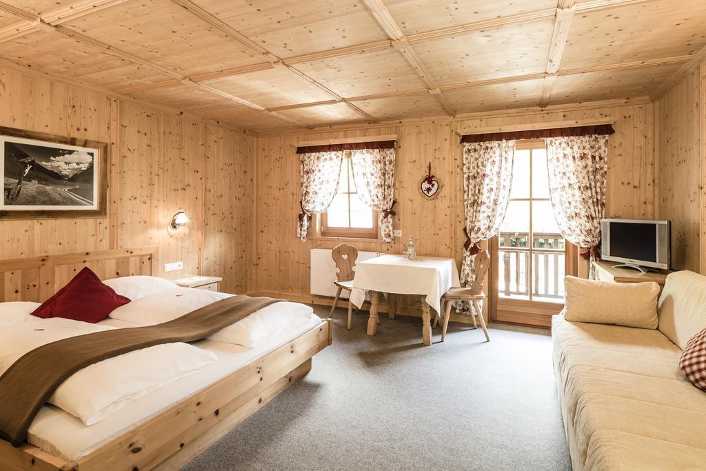 Hotel Oberraindlhof Senales Ruang foto